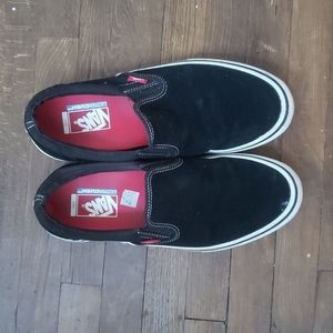 ☑ Black Suede Vans